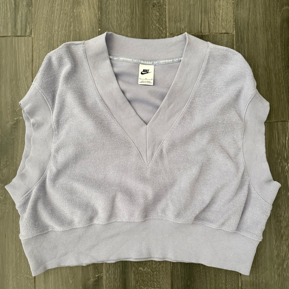 Nike Lavendar V-Neck Crop Sweater Sz M